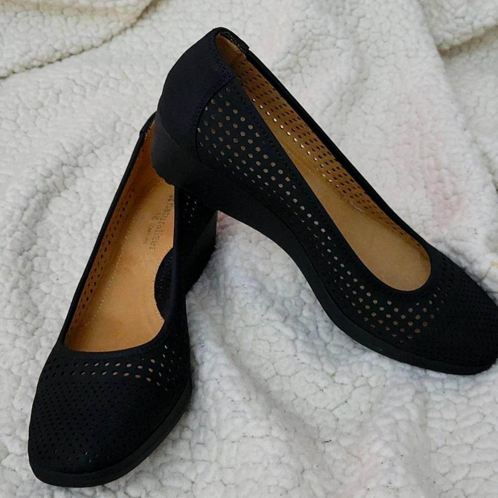 Becky Naturalizer wedge shoes, size 9M, Black
